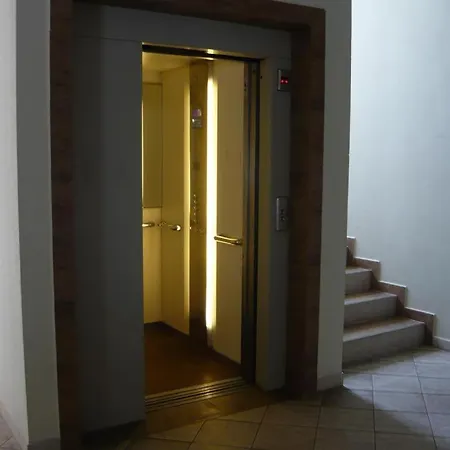 ホームステイ Luxory & ハイデゥソボスロー